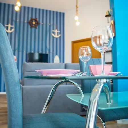 Modern And Luxury 2 Bedroom On Island In The Marina Harbour ベナルマデナ