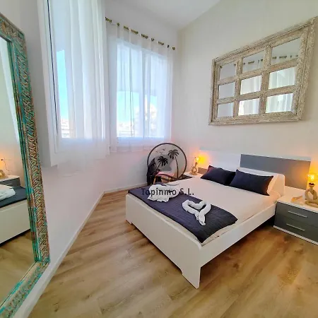 Modern And Luxury 2 Bedroom On Island In The Marina Harbour アパート ベナルマデナ
